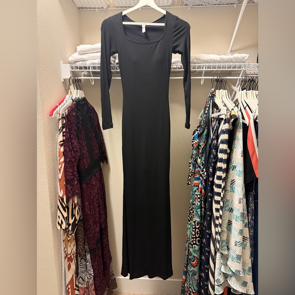 Black Square Neck Long Sleeve Bodycon Dress - Picture 2 of 4